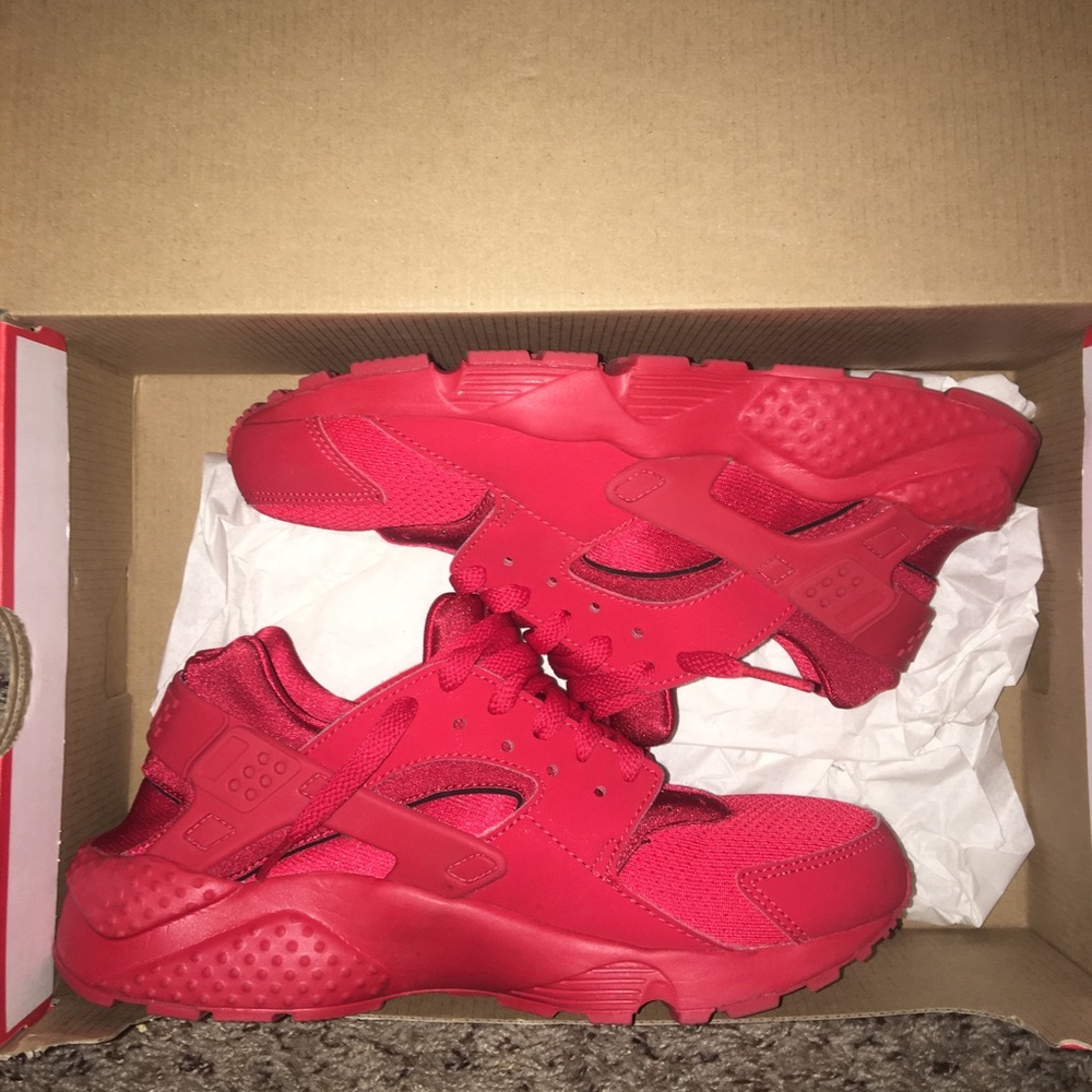 Red Huraches